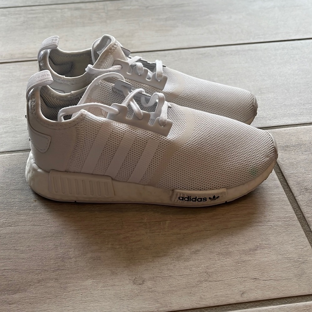 White adidas BIG KIDS size 3